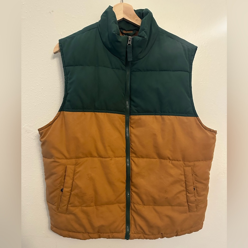St. John's Bay Two-Tone Green‎ and Tan vintage puffer vest fisherman, grandpa
